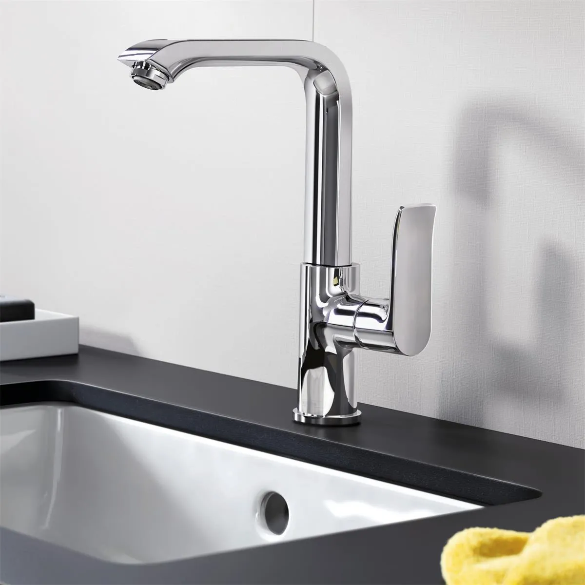 Смеситель Hansgrohe Metris E2 31081000