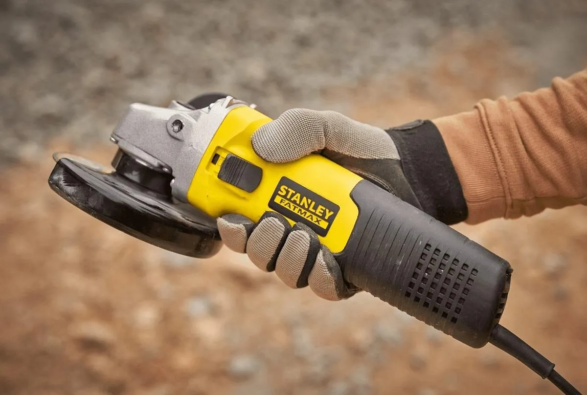 Эксцентриковая шлифовальная машина Stanley FMEG225VS