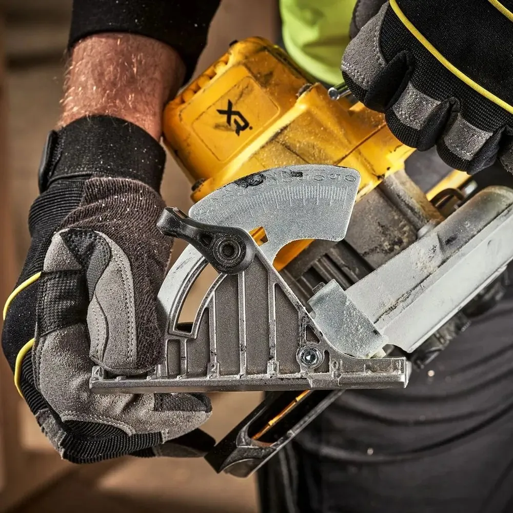 Аккумуляторная дисковая пила DeWalt DCS565P2-QW, с 2 АКБ и ЗУ