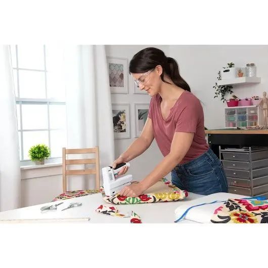 Скобозабивной пистолет Black+Decker Hobby Series 3,6 В, 1,5 Ач, BCN115-XJ