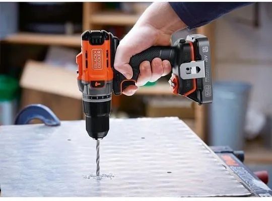Дрель-шуруповёрт ударная Black&Decker BCD383D1XK PowerConnect 12.0 Ah/18 V с ЗУ
