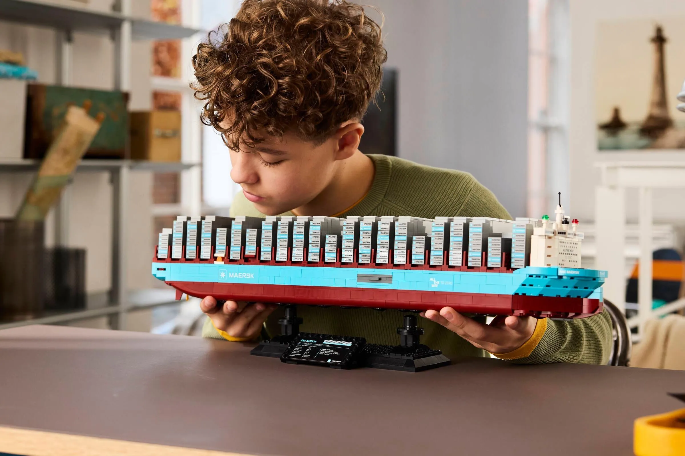 Конструктор LEGO 40955 Контейнеровоз с двухтопливным двигателем Maersk