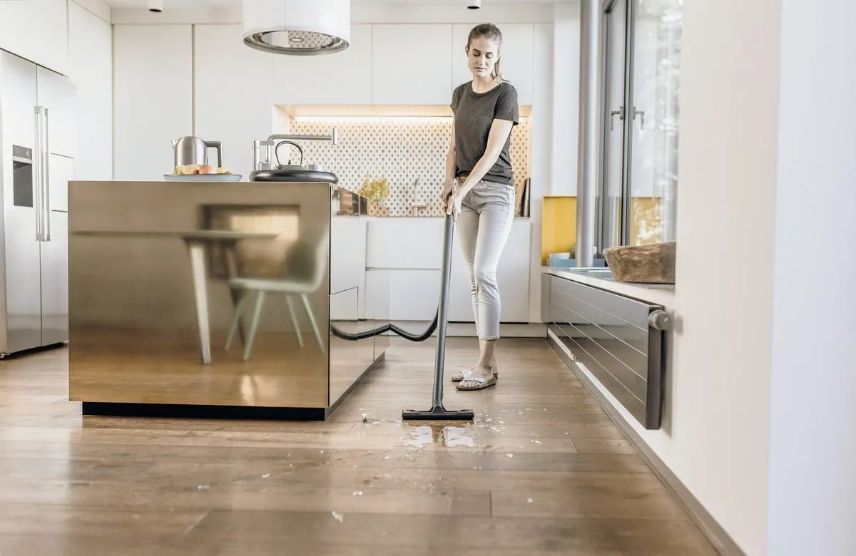 Пылесос KARCHER WD 2 Plus V-15/4/18 1.628-003.0
