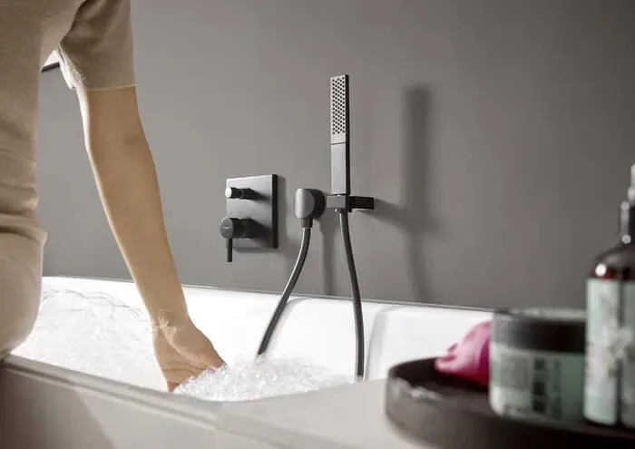 Смеситель для ванны Hansgrohe Finoris, черный матовый 76415670