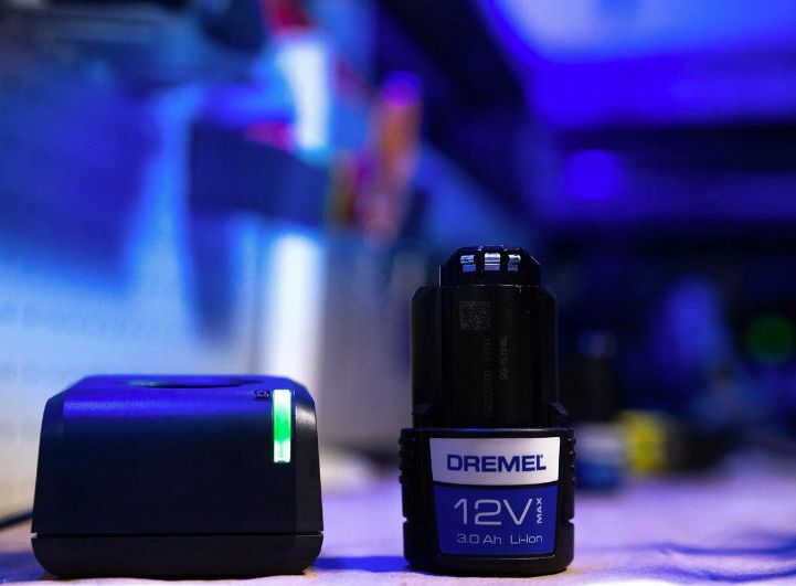 Аккумулятор Dremel B12V30-01 12V 3Ah 261512V3JA