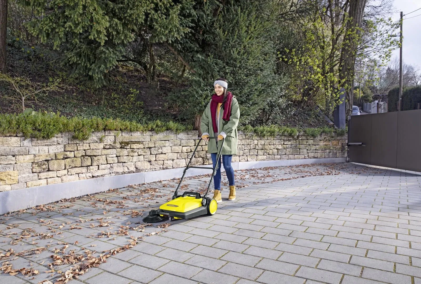 Ручная подметальная машина KARCHER S4 1.766-320.0