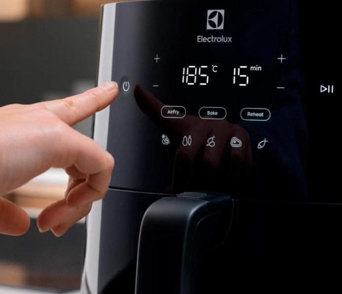 Аэрогриль фритюрница Electrolux AirFryer 600 EAF3B