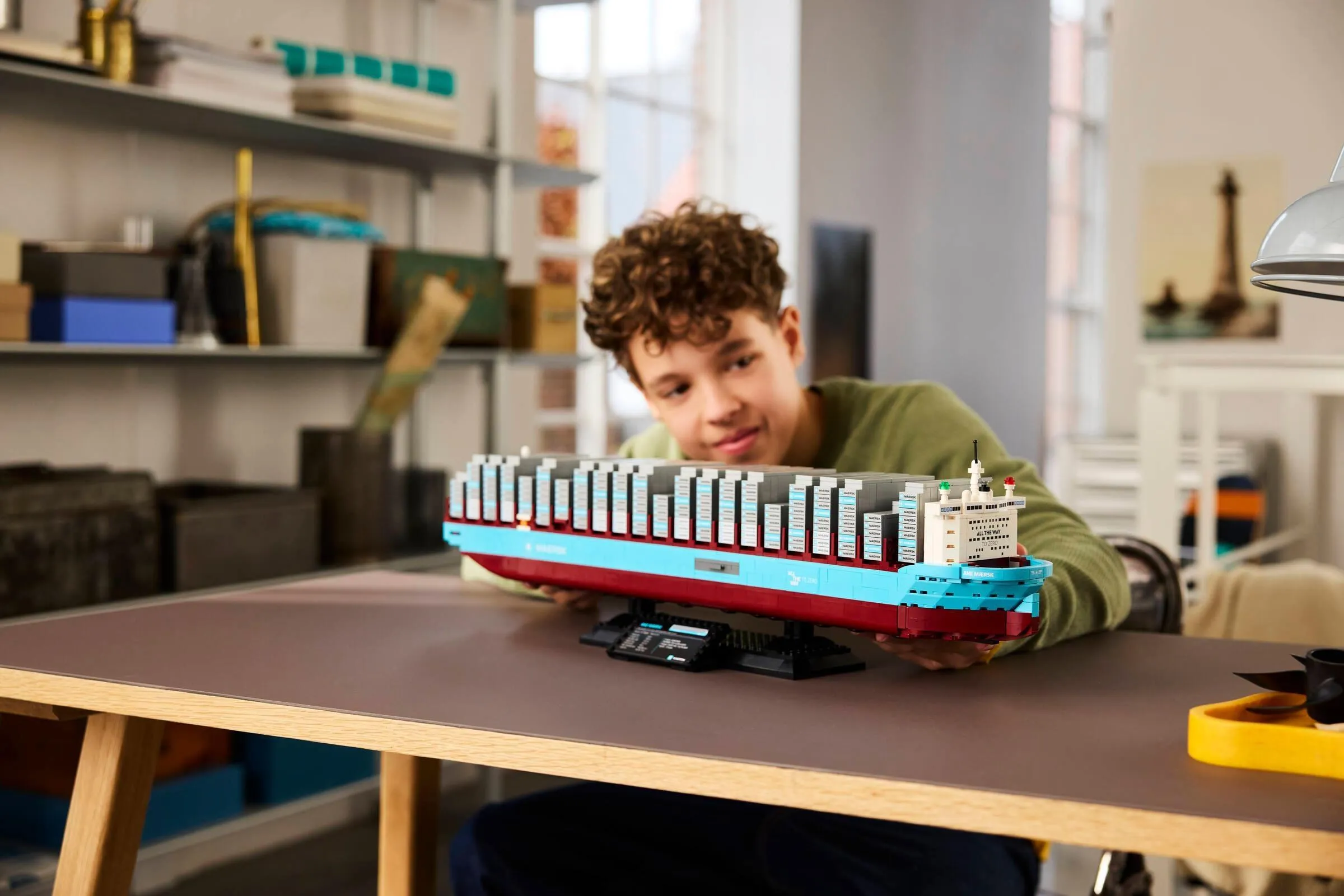 Конструктор LEGO 40955 Контейнеровоз с двухтопливным двигателем Maersk