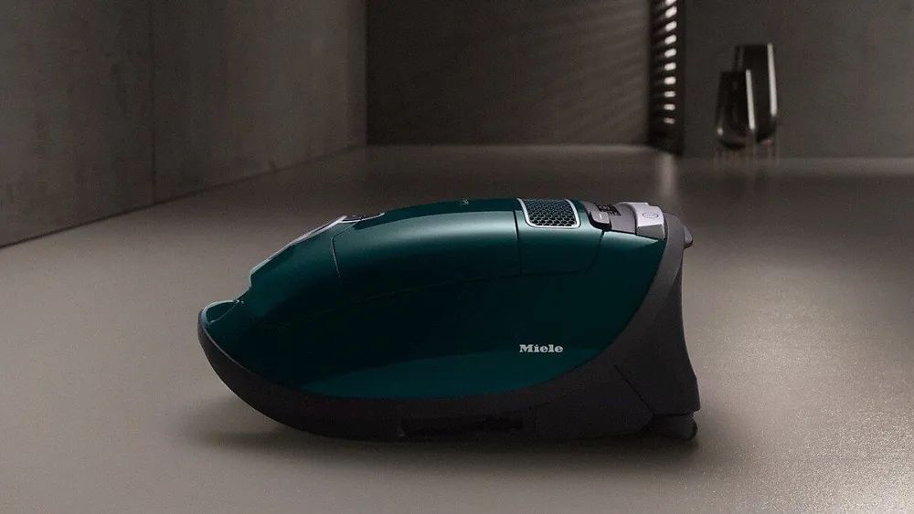 Miele Бытовой пылесос Complete C3 SGDF3, темно-зеленый