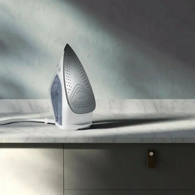 Утюг Electrolux E7SI1-4WB, белый/синий