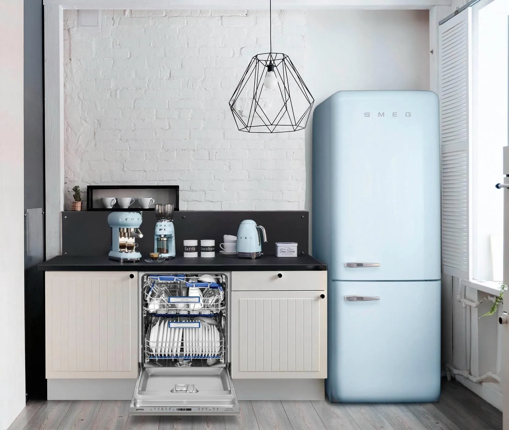 Кофемолка электрическая Smeg CGF11, пастельно-голубой