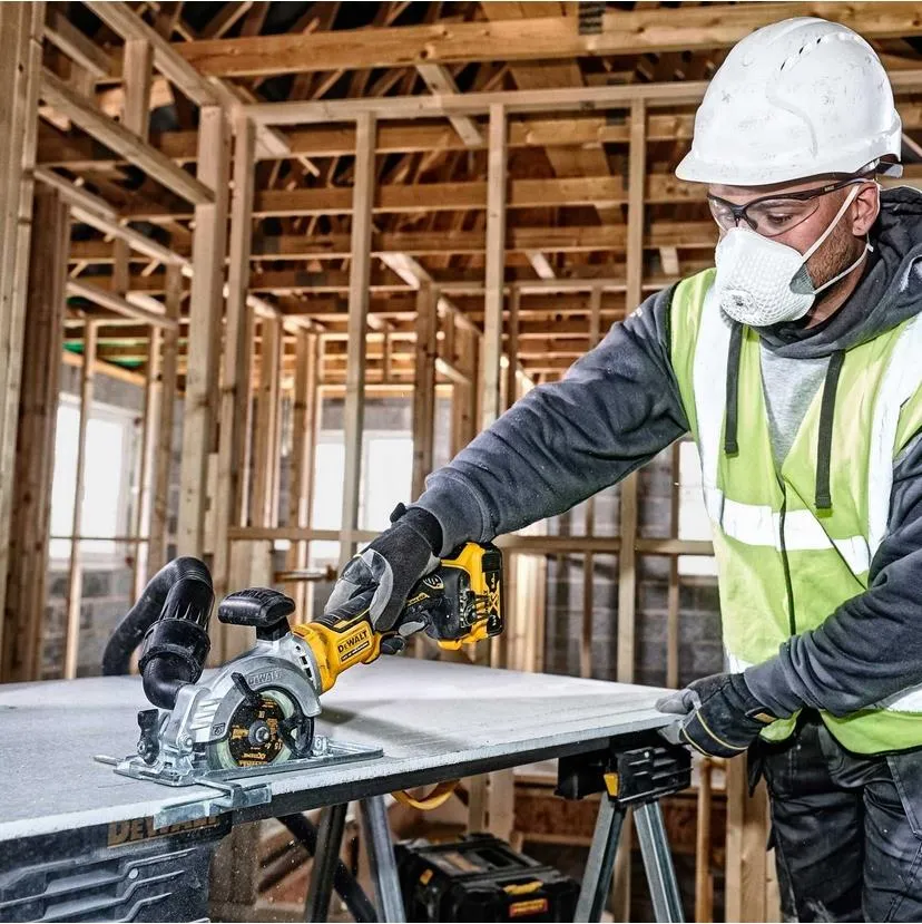 Аккумуляторная мини-дисковая пила DeWalt DCS571N, без АКБ и ЗУ