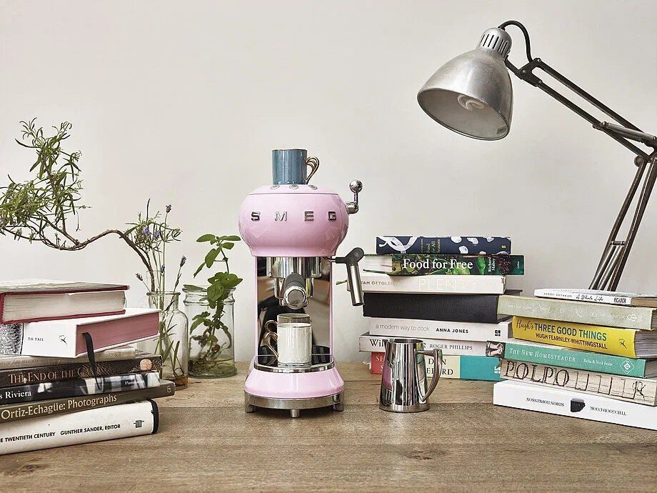 Кофеварка рожковая Smeg ECF01, розовый