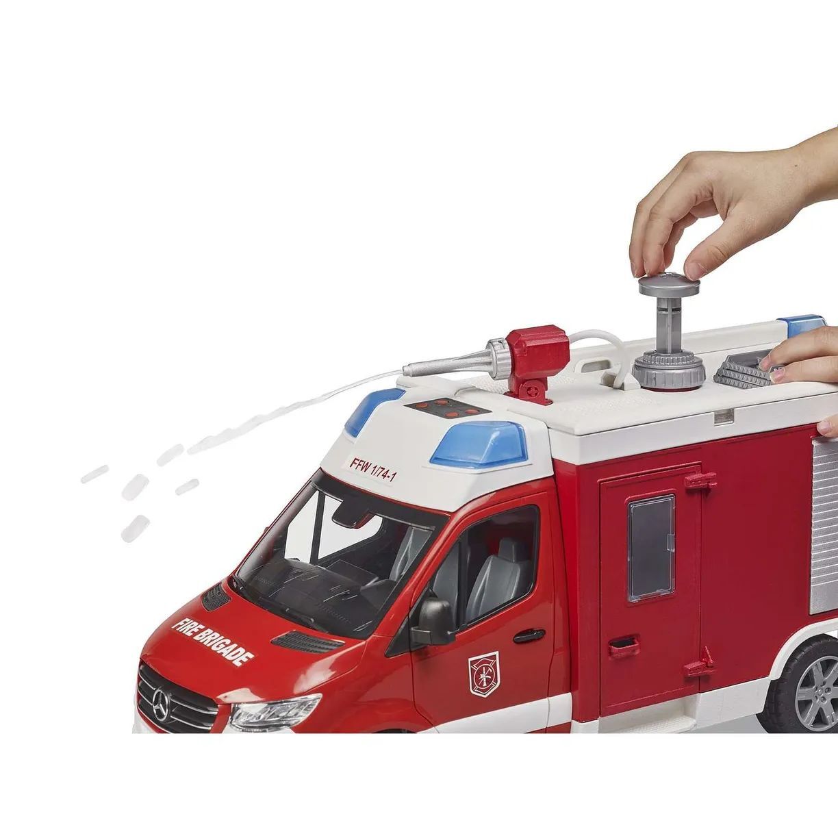 Bruder 02680 "Пожарная машина Sprinter со светом и звуковым модулем"
