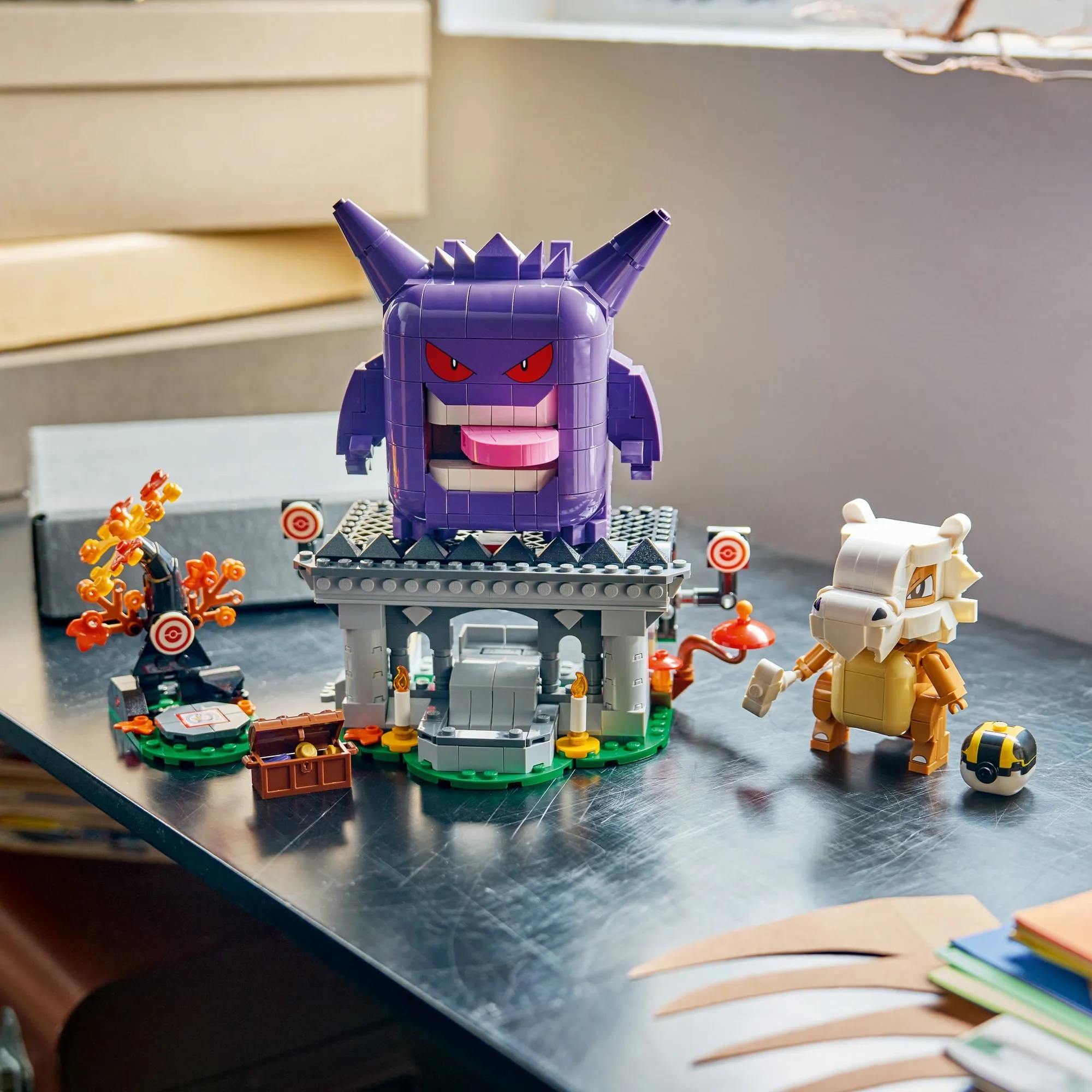 Конструктор LEGO Pokemon 72166 SMART Play: Кубон и Генгар - жуткое противостояние