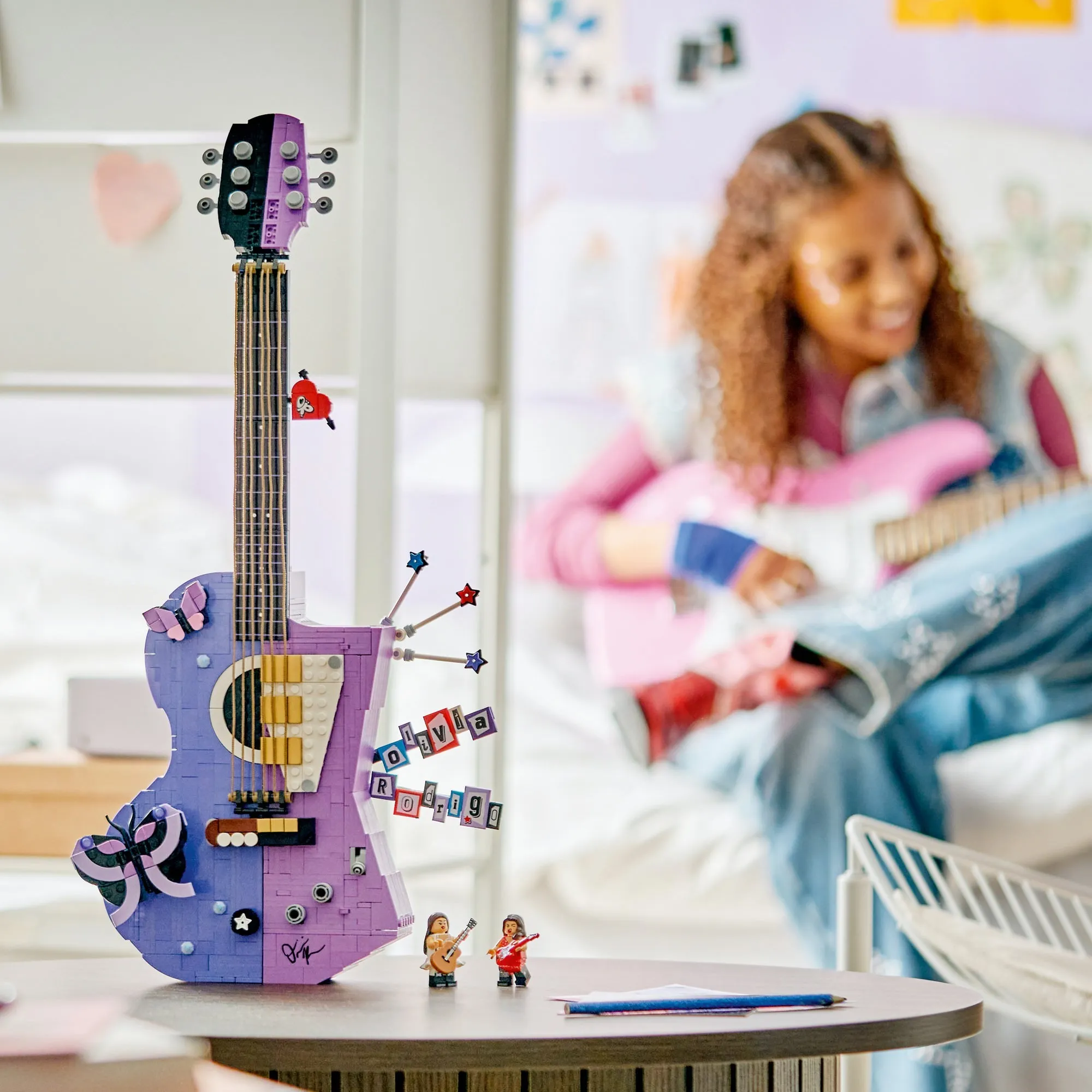 Конструктор LEGO Editions Music 43031 Двойная гитара Оливии Родриго