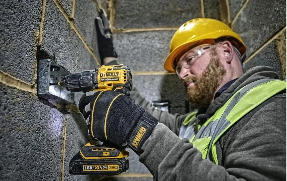 Аккумуляторная безударная дрель-шуруповерт DeWalt DCD708D2T, с 2 АКБ, ЗУ и кейсом TSTAK