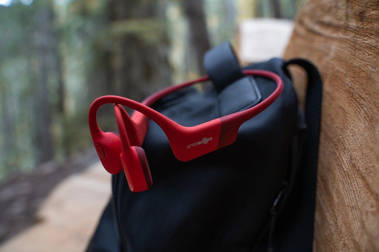Беспроводные наушники AfterShokz Aeropex, солнечный красный
