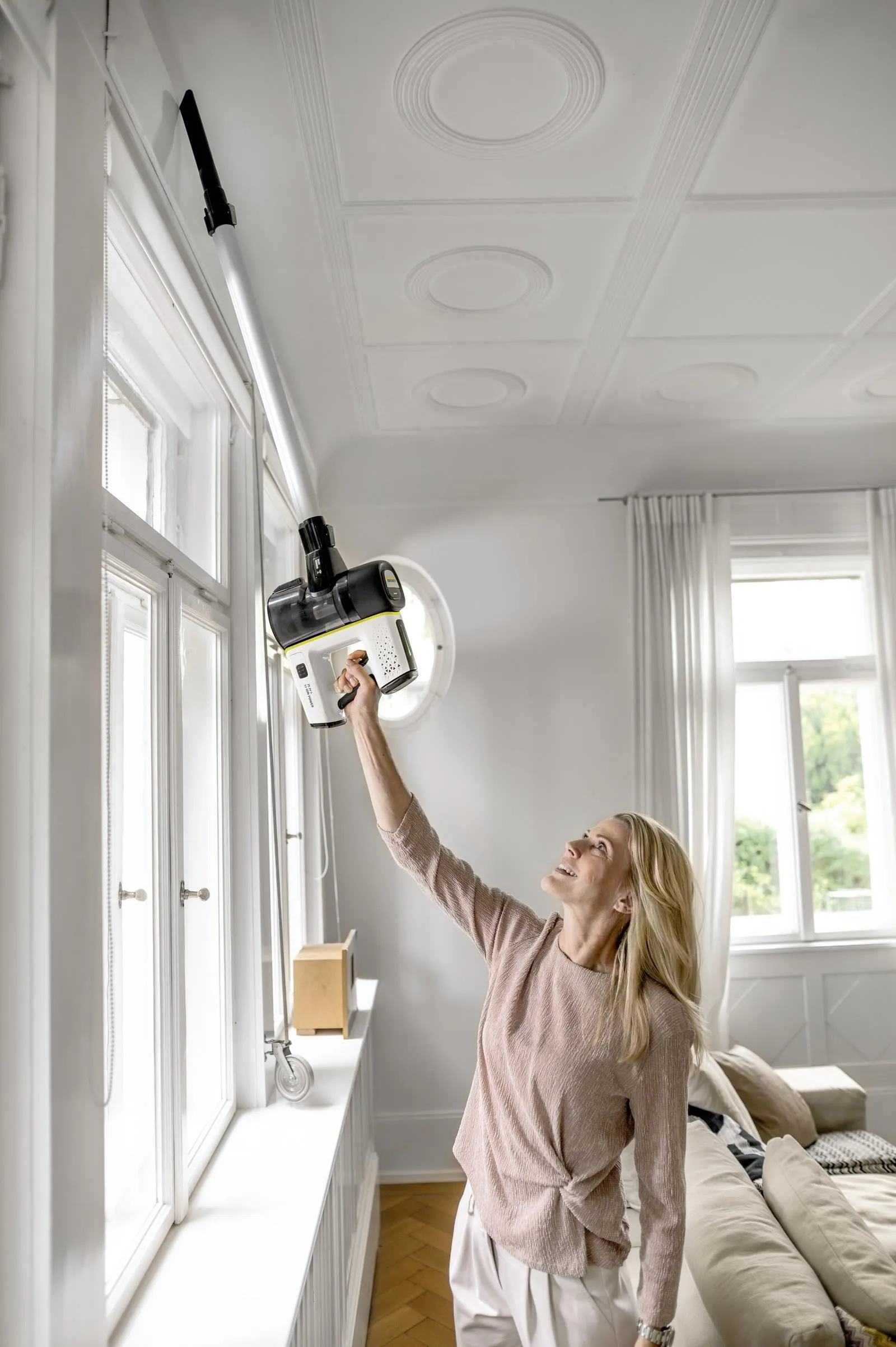 Беспроводной вертикальный пылесос Karcher VC 7 yourMax (1.198-710.0)