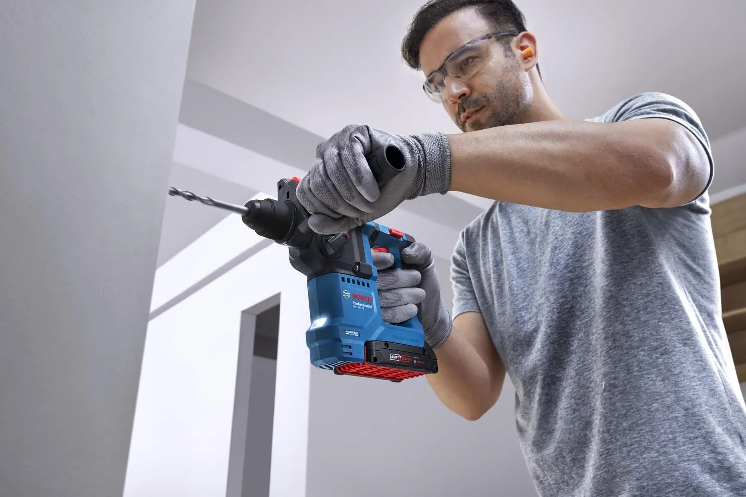 Аккумуляторный перфоратор Bosch GBH 18V-18 Professional 0611927000