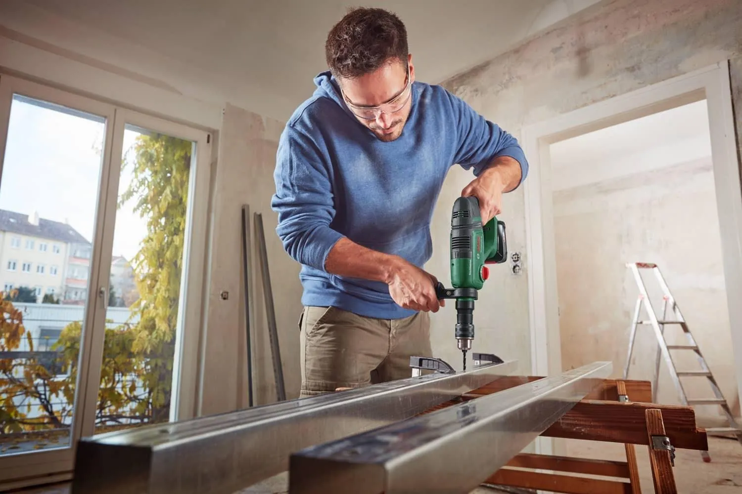 Аккумуляторный перфоратор Bosch UniversalHammer 18V 06039D6000