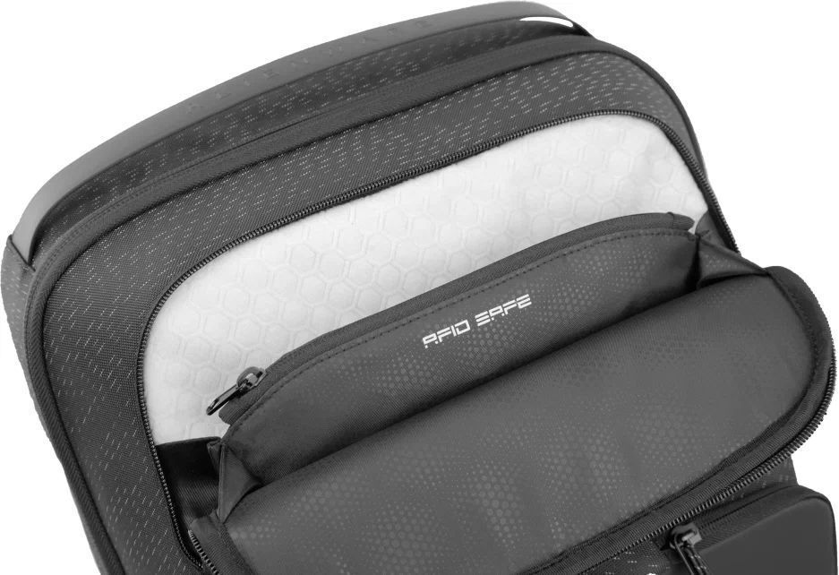 Рюкзак Dell Backpack Alienware Horizon Utility aw523p, черный