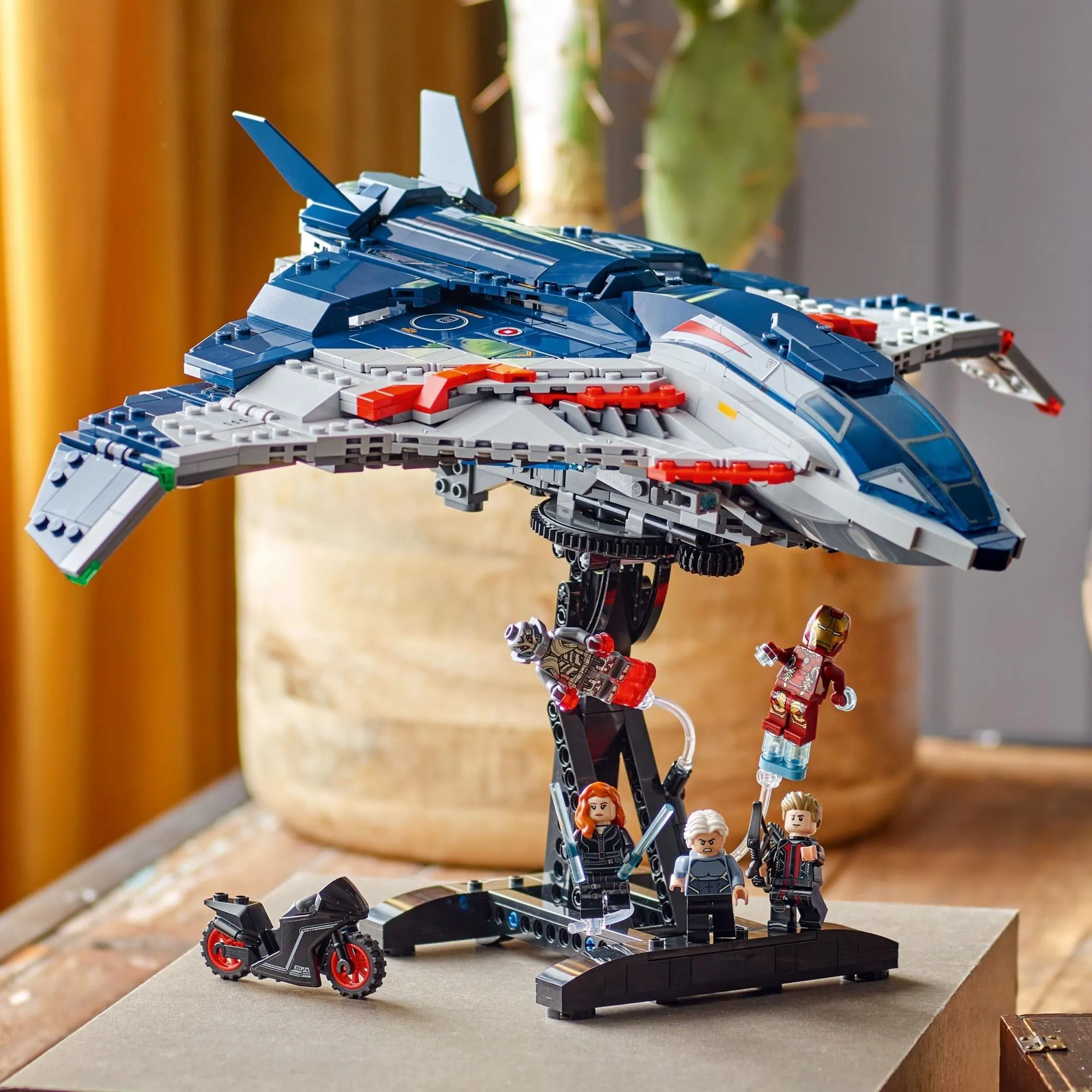 Конструктор LEGO Marvel 76325 Мстители: Квинджет Альтрона
