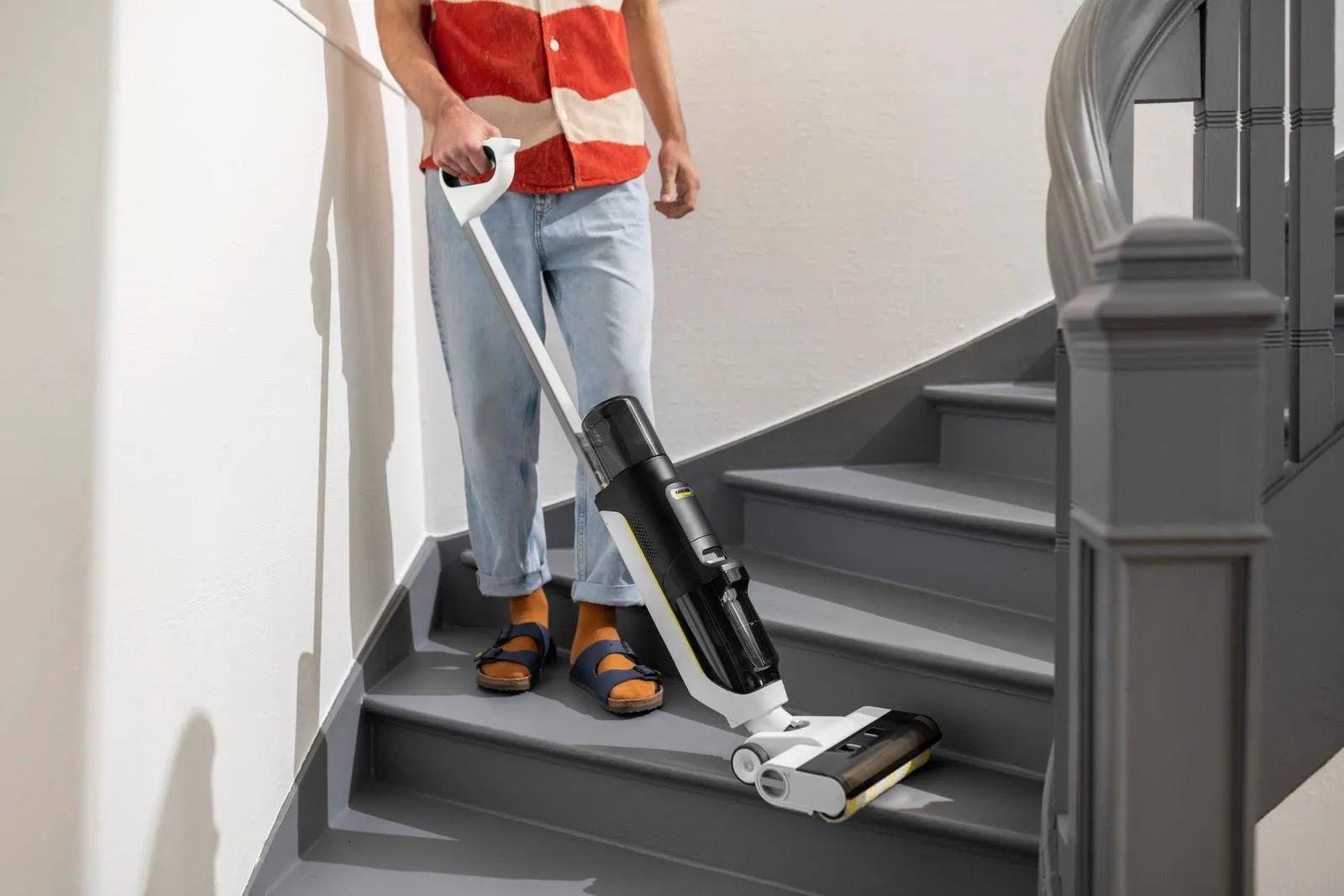 Вертикальный моющий пылесос Karcher FCV 3 Natural N 1.056-124.0
