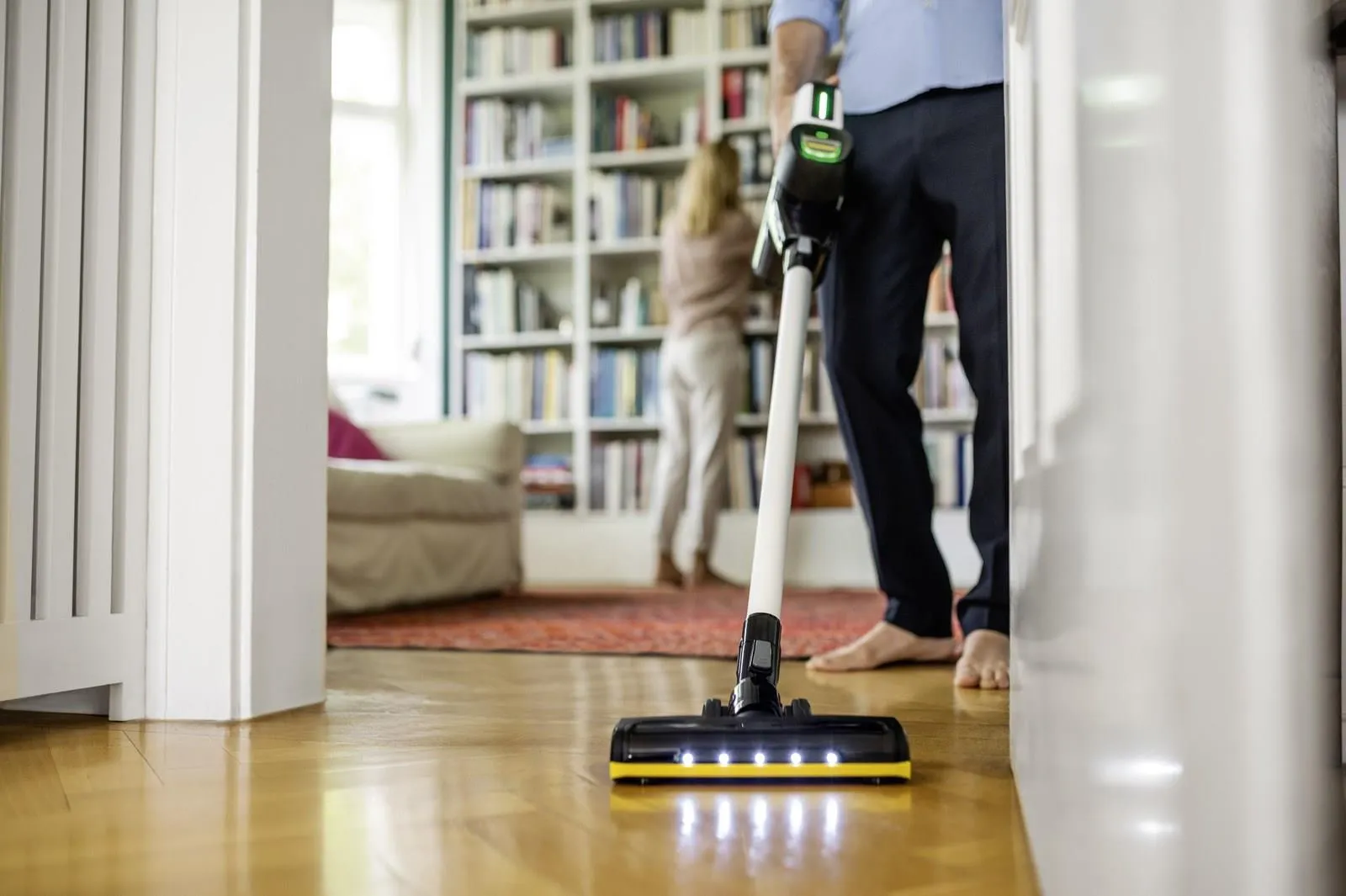 Беспроводной вертикальный пылесос Karcher VC 7 yourMax (1.198-710.0)