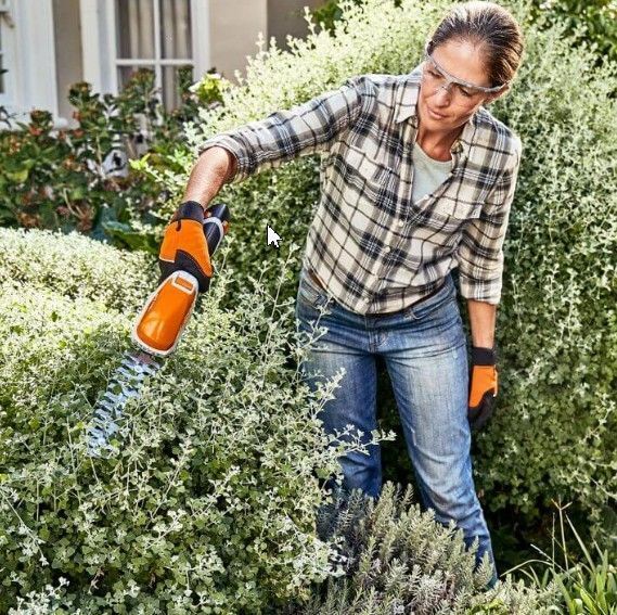 Ножницы-кусторез аккумуляторный STIHL HSA 26, 2.6 А·ч, 10.8 В
