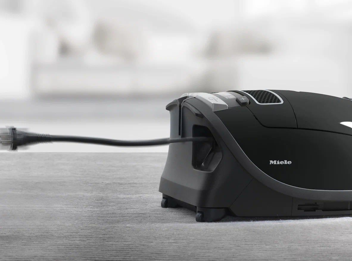 Пылесос Miele Complete C3 Parquet XL - SGSF5 Obsidian Black