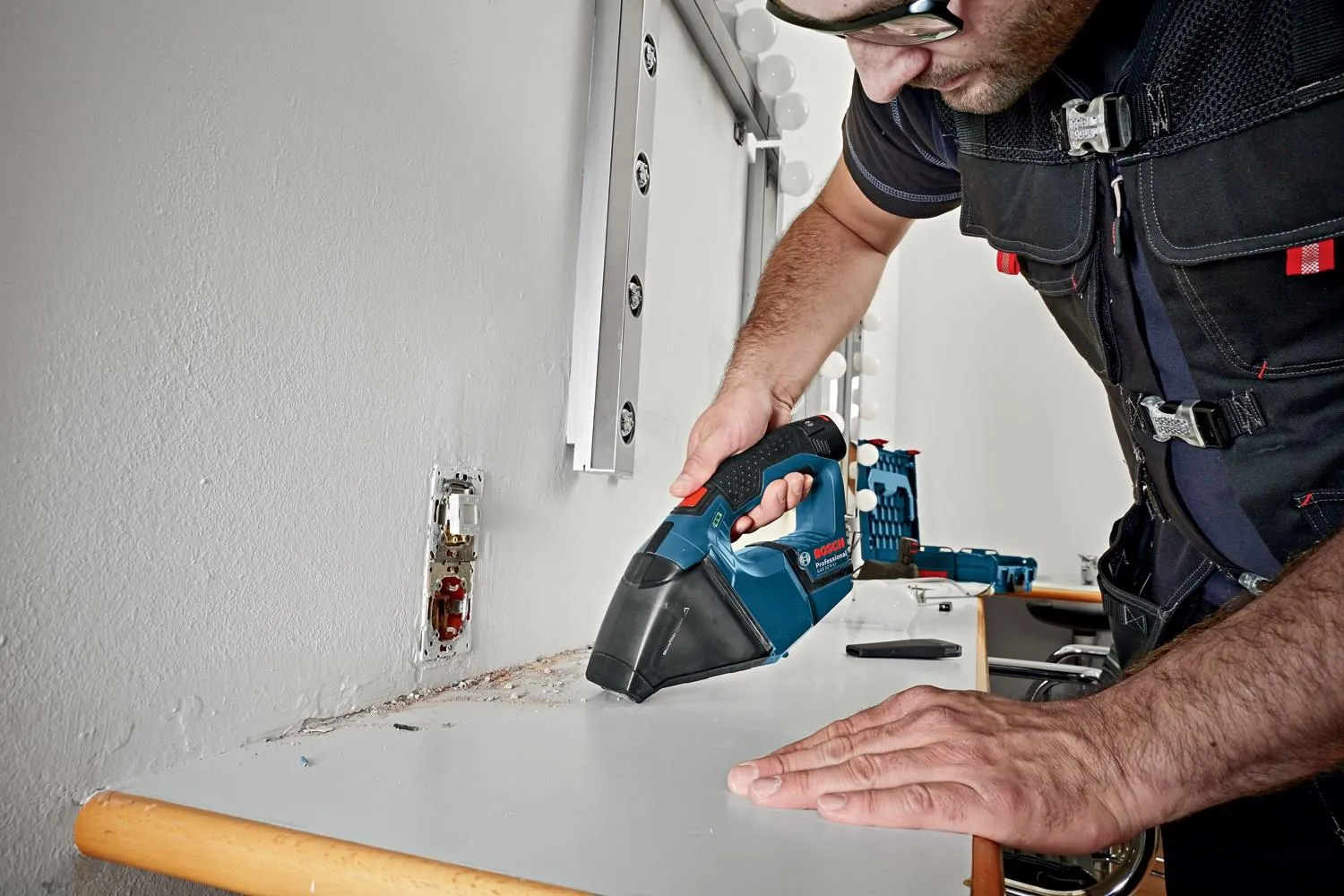 Аккумуляторный ручной пылесос 12 В Bosch GAS 12V Professional 06019E3000