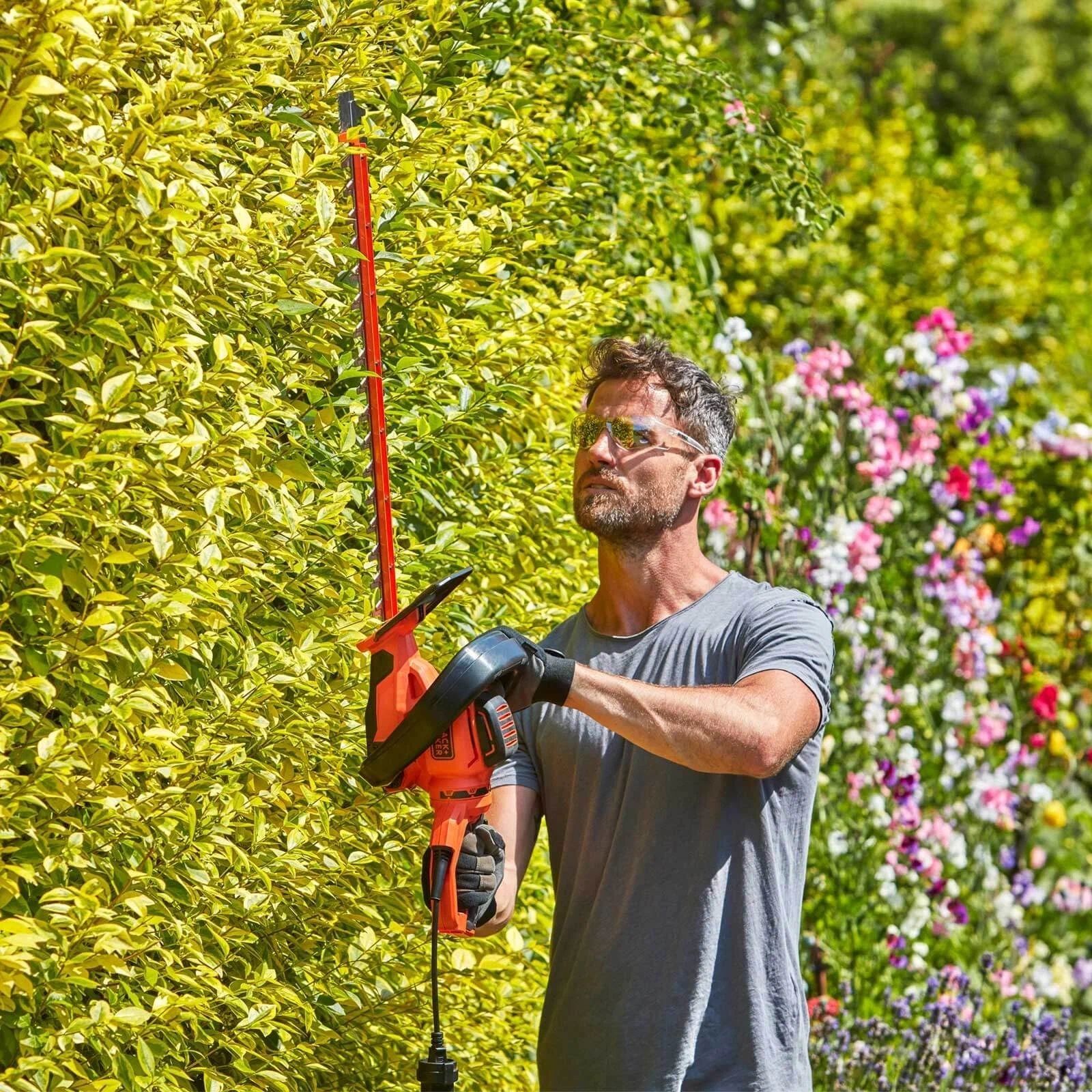 Электрический садовый кусторез + ножовка (650 Вт, 60 см) BLACK+DECKER BEHTS551-QS