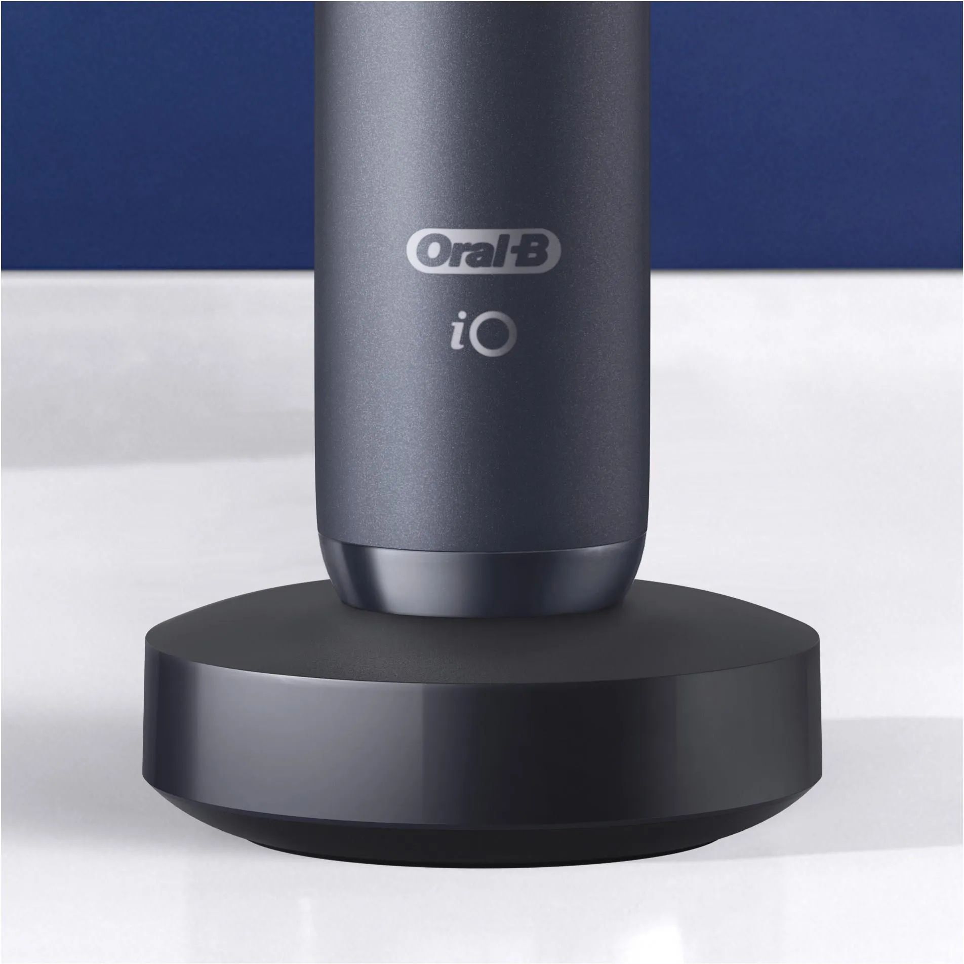Набор электрических щеток Oral-B iO Series 7 Duo, черный оникс и белый алебастр