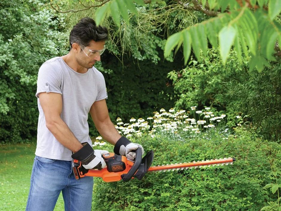 Кусторез аккумуляторный Black&Decker GTC18504PC-QW 1*4.0 Ah 18 V с ЗУ