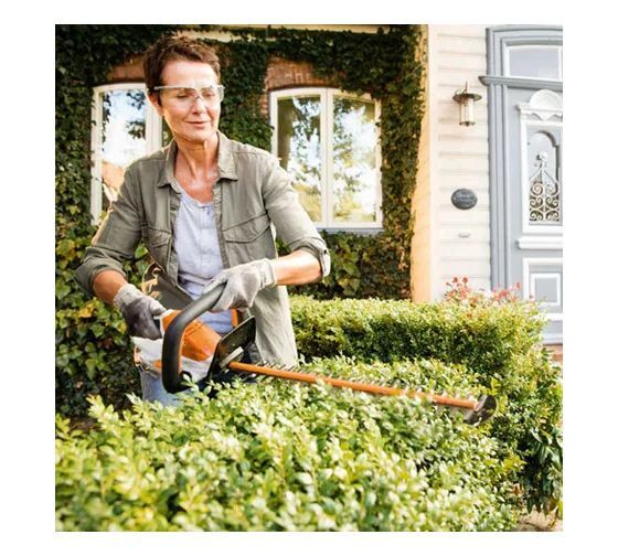 Аккумуляторный кусторез Stihl HSA 50 с 2 акб и зу