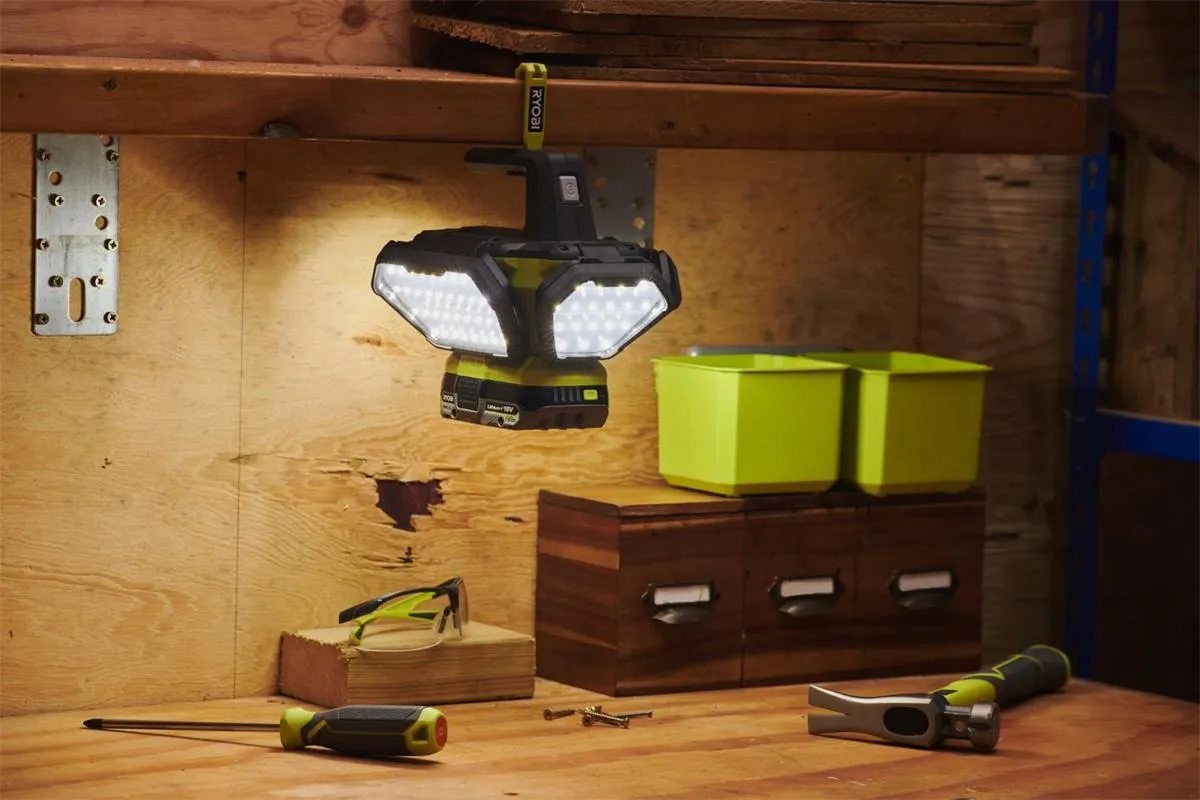 Лампа для мастерской RYOBI R18L3600
