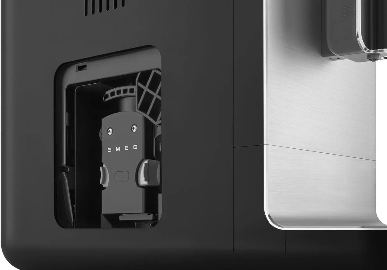 Кофемашина автоматическая Smeg BCC11, черная