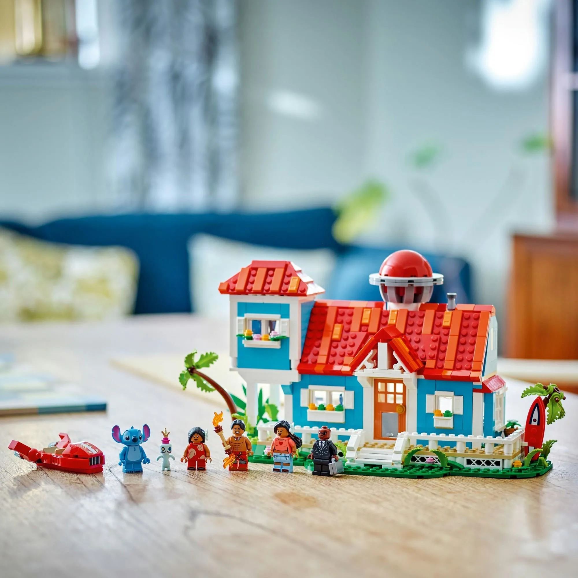 Конструктор LEGO Disney 43268 Домик на пляже Лило и Стича