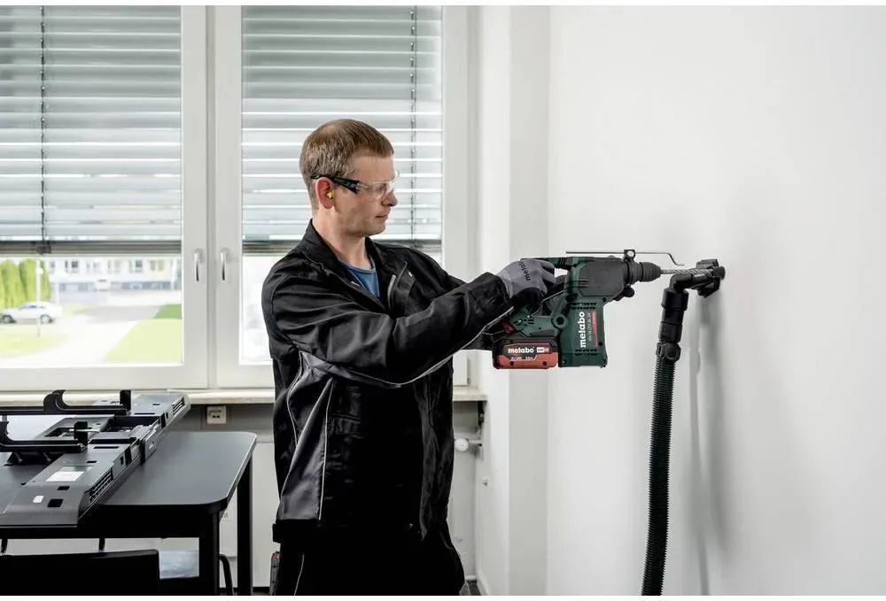 Перфоратор аккумуляторный Metabo KH 18 LTX BL 24 601713800 в кейсе metaBOX с 2 аккумуляторами LiHD 18 V 4.0 Ah и ЗУ ASC 55