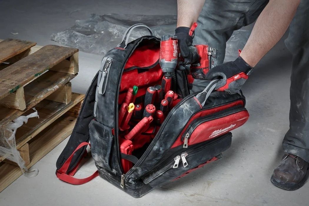 Большой рюкзак с жестким дном Milwaukee 4932464833