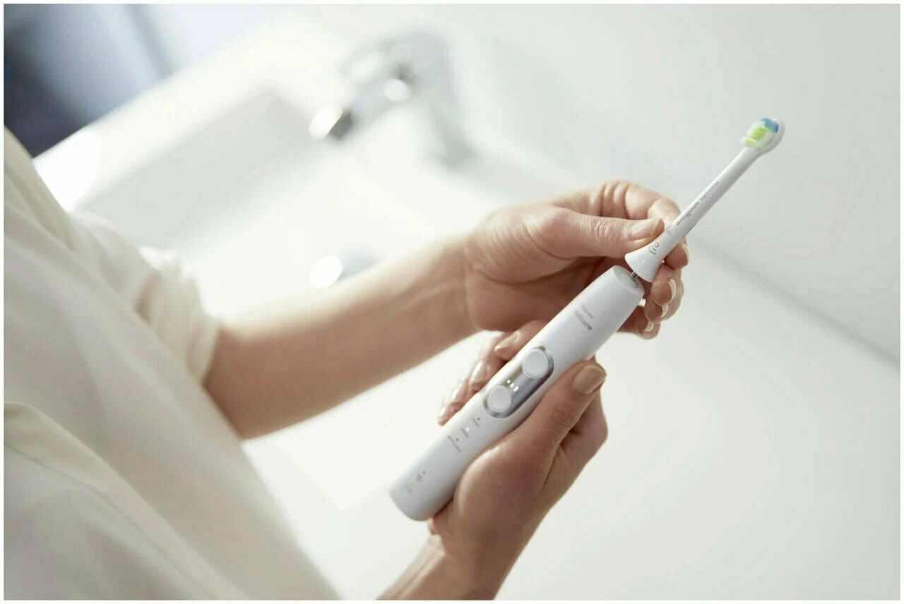 Набор электрических зубных щеток Philips Sonicare 6100 ProtectiveClean HX6877/34, 2 шт.