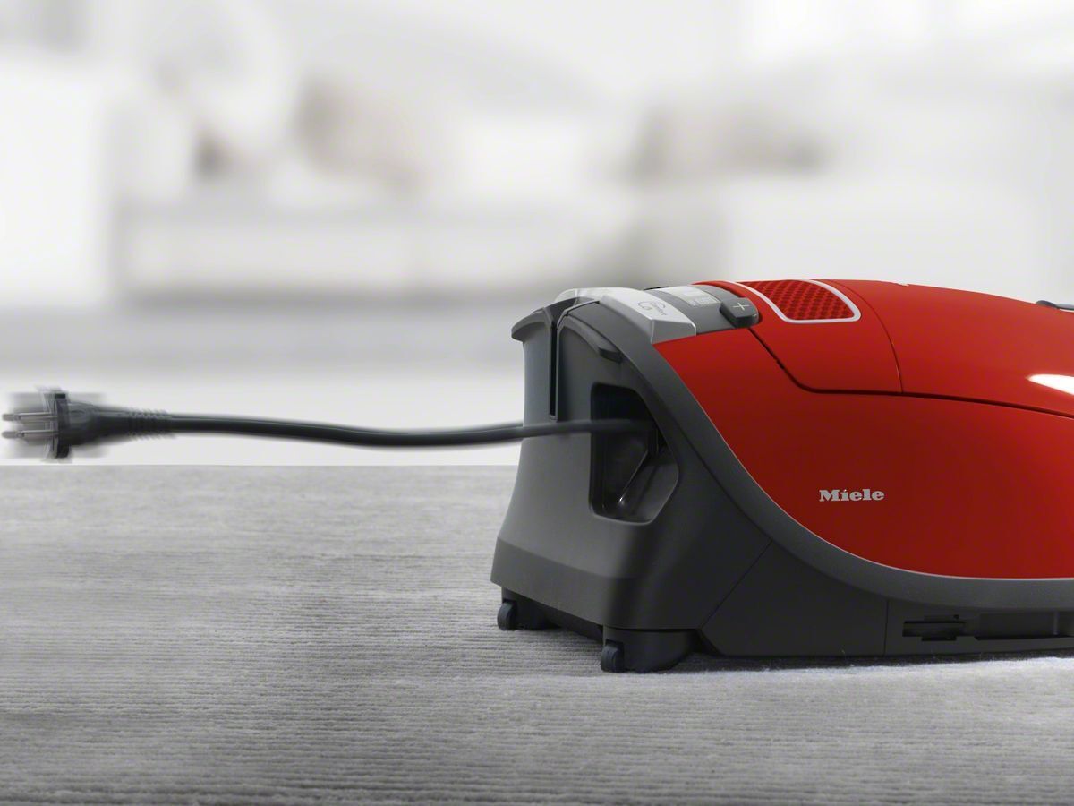 Пылесос Miele Complete C3 - SGDF5 Mango red