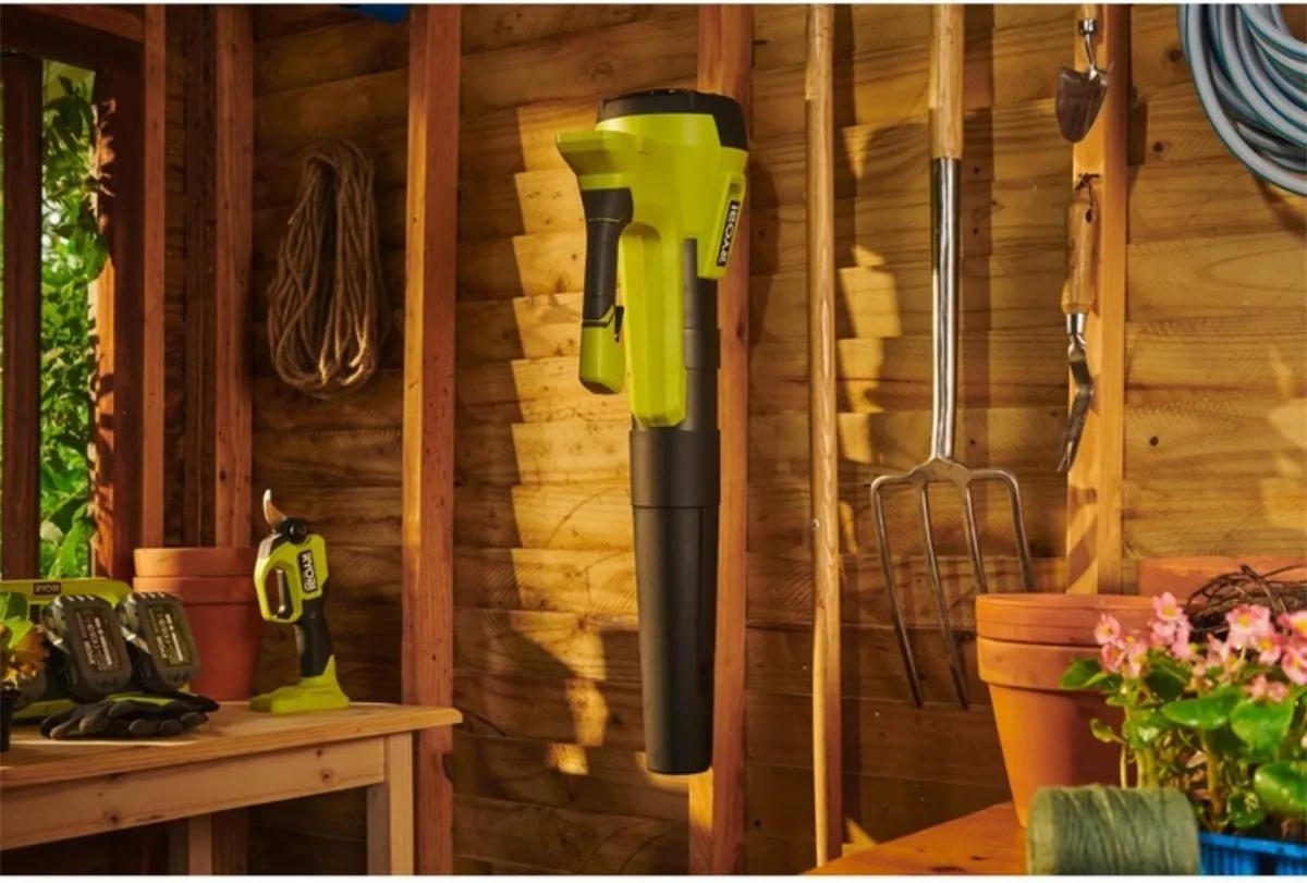 Аккумуляторная воздуходувка RYOBI RY18BLB-140 (5133006365)