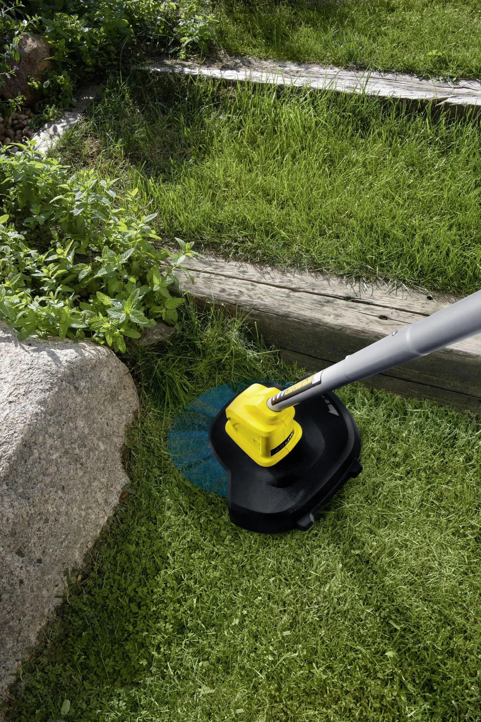 Аккумуляторный триммер KARCHER LTR 18-25 1.444-300.0