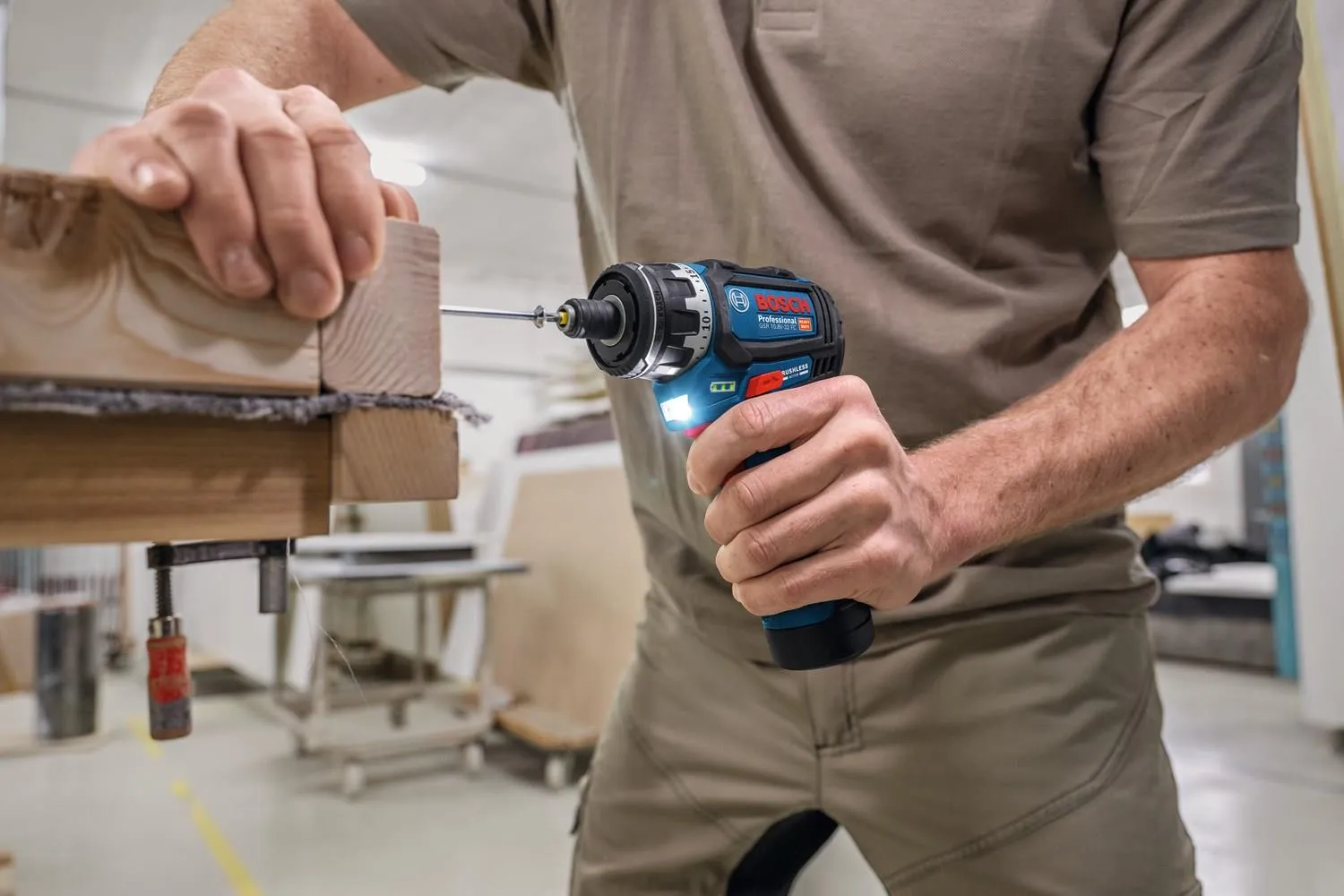 Дрель-шуруповёрт Bosch GSR 12V-32 FC Professional 06019N7101