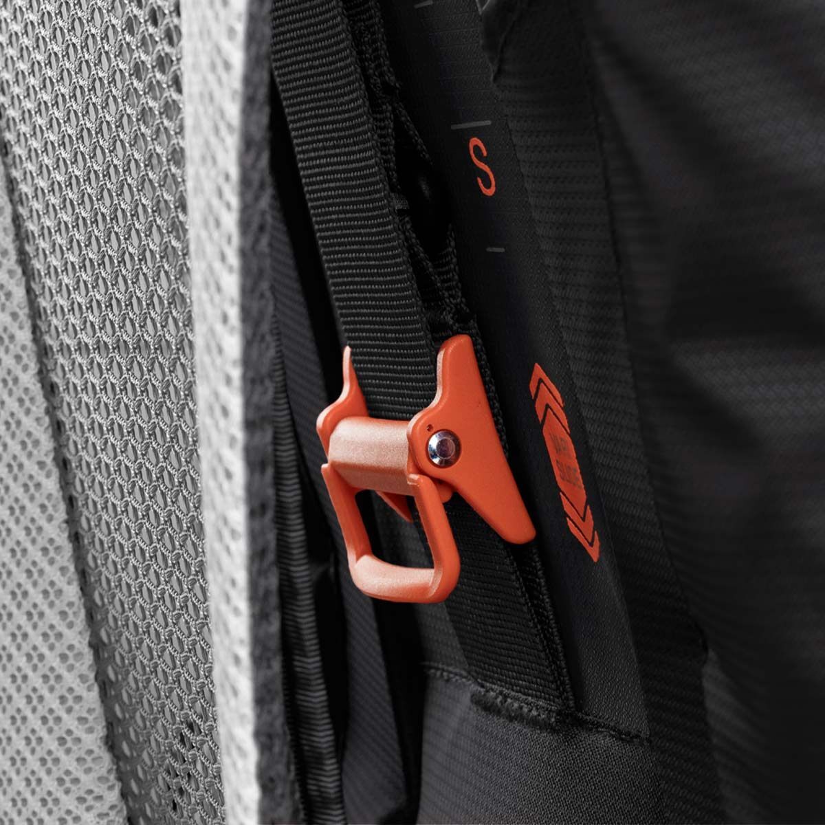 Рюкзак Deuter Futura Air Trek 45 + 10 SL, черный