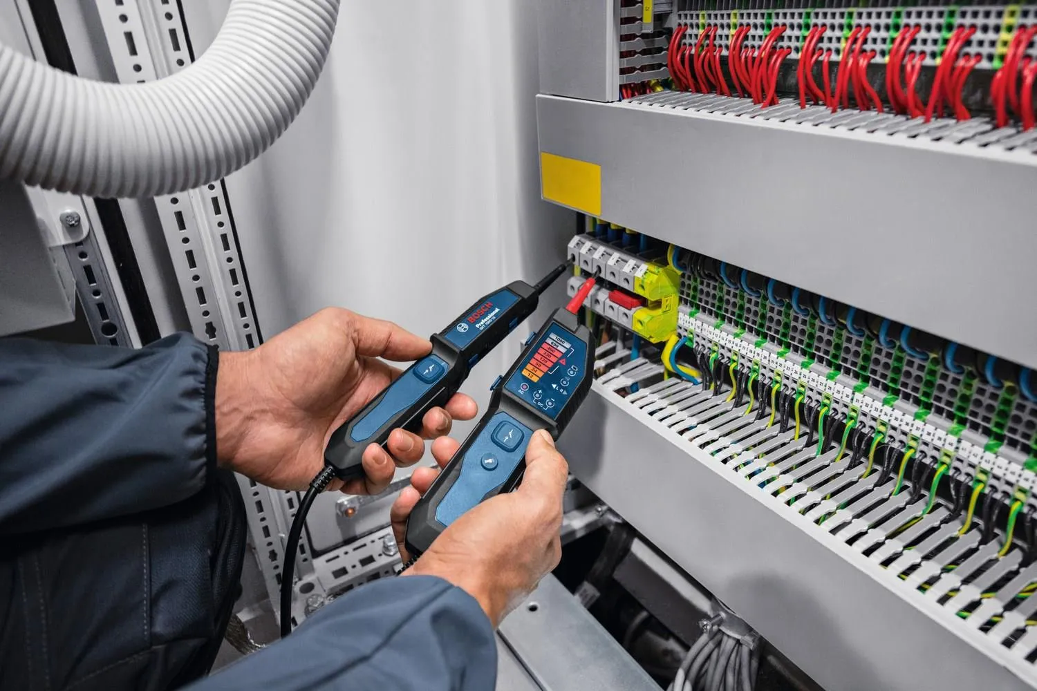 Тестер напряжения Bosch GVT 1000-15 Professional 0601077800