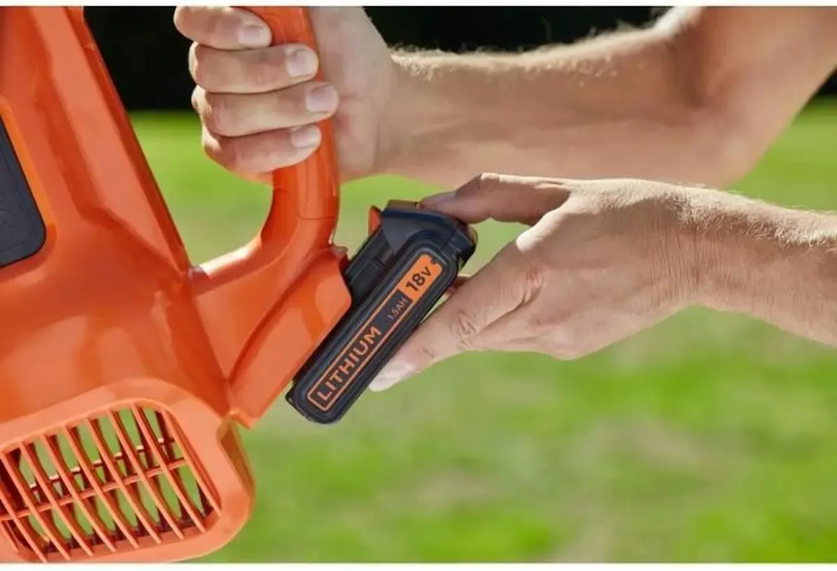 Аккумуляторная воздуходувка Black&Decker BCBL200L
