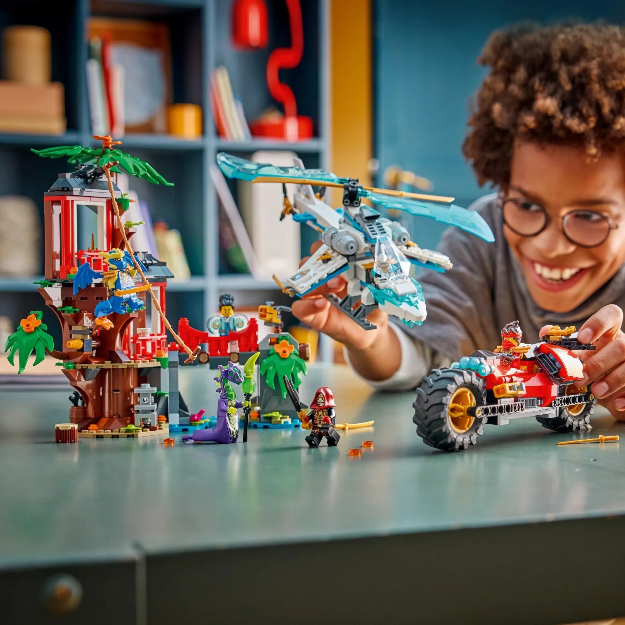 Конструктор LEGO Ninjago 71857 Битва ниндзя: домик на дереве с транспортными средствами